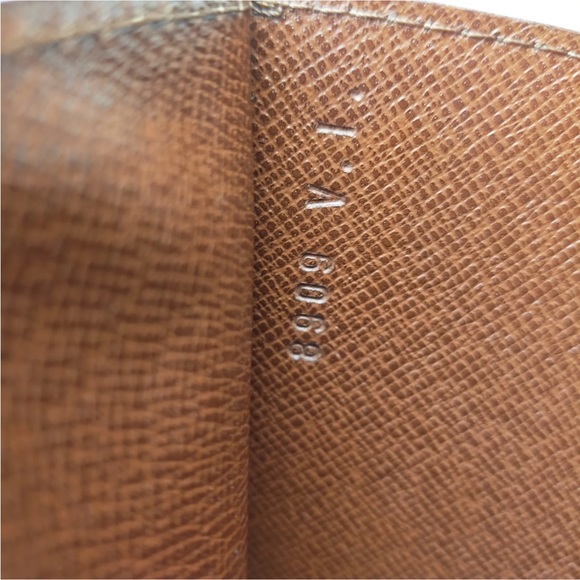 Louis Vuitton LV Clutch Bag  Montaigne Brown Epi - Picture 7 of 10